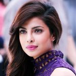 स्टूडेंट्स को देखकर भावुक हुईं बॉलीवुड सुपरस्टार प्रियंका चोपड़ा