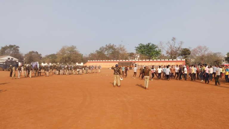 रायपुर में पुलिस अधिकारी, कर्मचारियों का बलवा ड्रिल अभ्यास