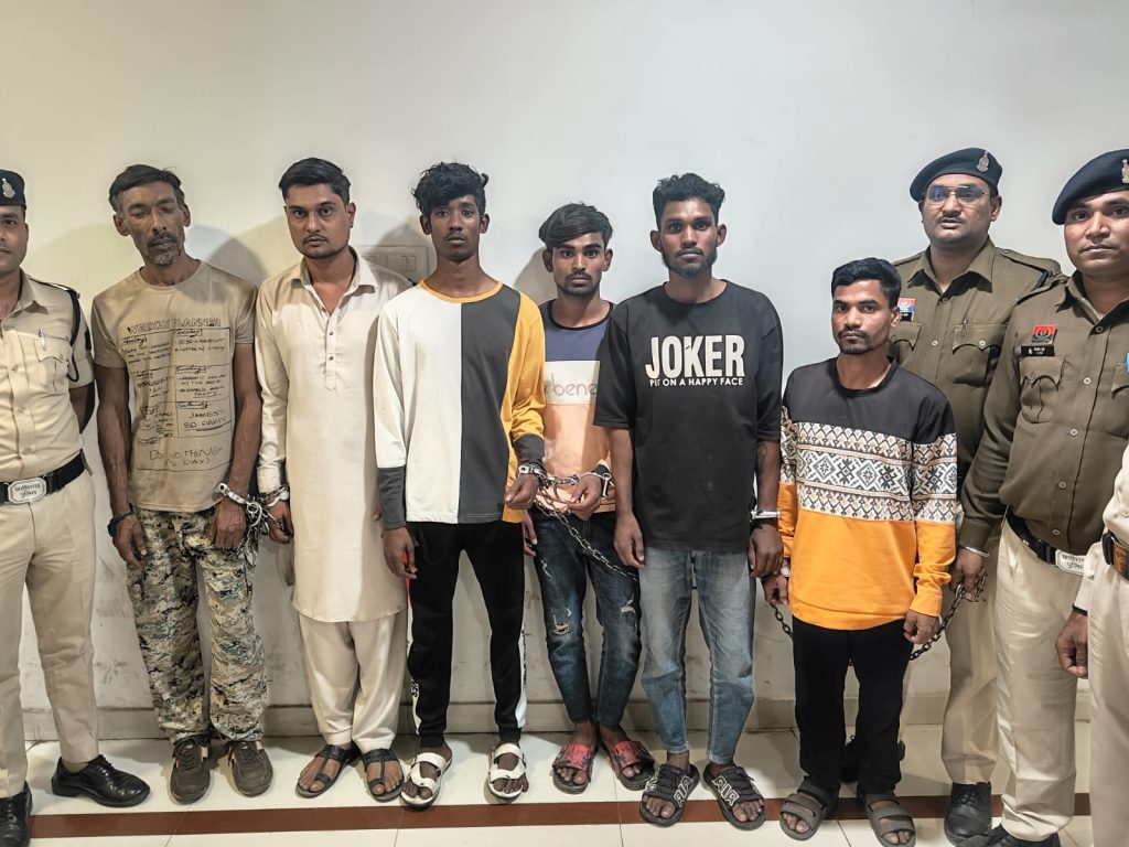 बंधक बनाकर वसूली की साजिश नाकाम, 6 आरोपी गिरफ्तार