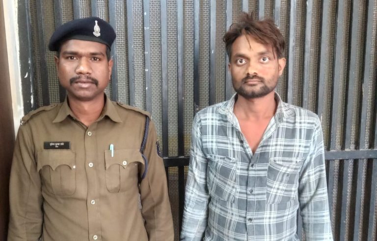 NH 53 पर शराब पीकर कंटेनर चलाने वाला ड्राइवर गिरफ्तार, गाड़ी भी जब्त