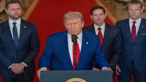 अमेरिका ने ट्रक और बस ड्राइवरों के लिए कमर्शियल ड्राइविंग लाइसेंस (CDL) टेस्ट को केवल अंग्रेजी भाषा में अनिवार्य कर दिया है