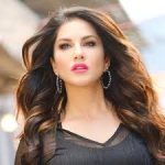 सनी लियोनी के शो को लेकर भारी विरोध: बजरंग दल ने हटाए पोस्टर, कहा- “बंद करो इवेंट वरना होगा उग्र प्रदर्शन”