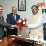 मुख्यमंत्री से की न्यायमूर्ति गौतम चौरड़िया ने मुलाकात