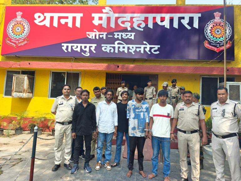 चाकूबाजी करने वालों, क्षेत्र में शांति भंग करने वाले पत्थरबाजों एवं सार्वजनिक स्थल पर हथियार लहराने वालों पर कड़ी कार्रवाई