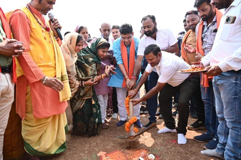 सरकार आधारभूत ढांचे को मजबूत करने लगातार काम कर रही : मंत्री टंक राम वर्मा