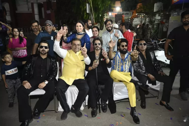 सिंधी काउंसिल के ‘होजमालो’ प्रोग्राम में सितारों की धूम; शाहरुख, सलमान और अमिताभ के डुप्लीकेट्स ने बांधा समां