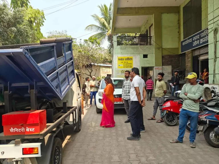 स्वच्छता की ओर कदम: वार्डों में सुचारू हुआ डोर-टू-डोर कचरा संग्रहण