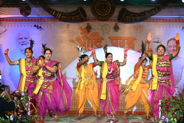 ‘आदि परब’ का रंगारंग आगाज, जनजातीय आयोग के अध्यक्ष ने किया शुभारंभ