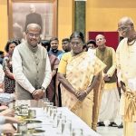 भारत के माननीय राष्ट्रपति ने अक्षय पात्र को 5 अरबवां भोजन परोसा