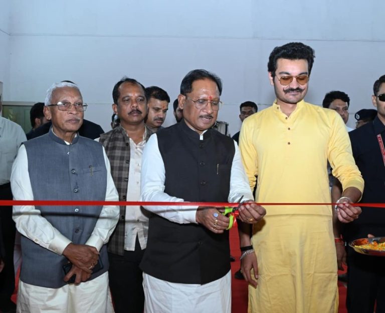 मुख्यमंत्री साय की बड़ी सौगात: इंडोर स्टेडियम में ‘स्पोर्ट्स क्लाइंबिंग वॉल’ का लोकार्पण, खिलाड़ियों को मिलेगी वर्ल्ड क्लास ट्रेनिंग