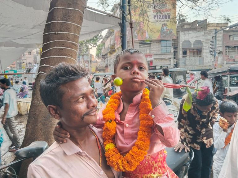 जवारा विसर्जन : सैकड़ो शक्ति के उपासकों ने लोहे के बाना व सांग धारण कर निकाली शोभायात्रा