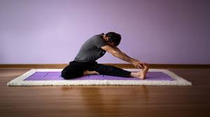 क्या आप भी हैवी वर्क प्रेशर और बढ़ते स्क्रीन टाइम से हैं परेशान, तो महामुद्रा के अभ्यास से शरीर को करें रिलैक्स