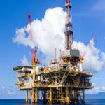 मिडल ईस्ट में बढ़ा तनाव: कच्चा तेल $104 के पार पहुँचा