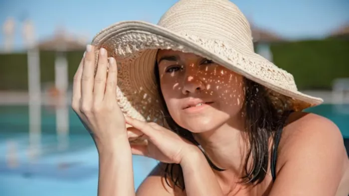 गर्मियों में स्विमिंग: पूल टैनिंग के बाद टैनिंग से छुटकारा पाने के आसान टिप्स