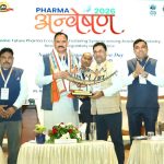 फार्मा अन्वेषण 2026 में स्वास्थ्य मंत्री मुख्य अतिथि के रूप में हुए शामिल, बोले – फार्मेसी शिक्षा और शोध से बदलेगी स्वास्थ्य व्यवस्था