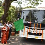 खैरागढ़ संगीत विश्वविद्यालय को मिली नई बस की सौगात, राज्यपाल ने हरी झंडी दिखाकर किया शुभारंभ
