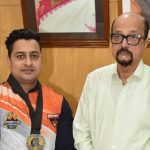 राज्यपाल डेका ने स्वर्ण पदक विजेता आर्मरेसलर श्रीमंत झा को दी बधाई