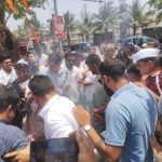 पुलिस को चकमा देकर कांग्रेस कार्यकर्ताओं ने जलाया असम मुख्यमंत्री का पुतला