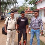 अभियान चेकिंग के दौरान एक चाकूबाज पर की गयी कार्यवाही