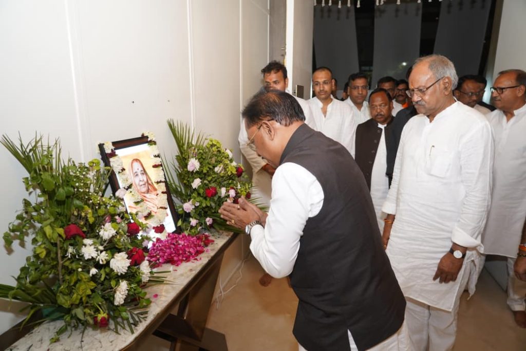 सांसद बृजमोहन की चाची स्वर्गीय प्रेमलता अग्रवाल की याद में श्रृद्धांजलि सभा का आयोजन