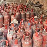 दिल्ली पुलिस ने LPG सिलेंडर की जमाखोरी और कालाबाजारी का किया भंडाफोड़, 75 सिलेंडर जब्त, 1 गिरफ्तार
