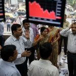 शेयर बाजार अपडेट: जबरदस्त बिकवाली से सेंसेक्स 800 अंक टूटा, निवेशकों को बड़ा झटका