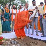 मंत्री लक्ष्मी राजवाड़े ने 3.80 करोड़ रूपए की सड़क निर्माण कार्य का किया शुभारंभ