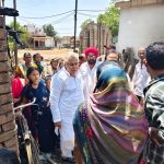 दुर्ग में आग से प्रभावित परिवारों से मिले अरुण वोरा, संकट की घड़ी में जताई संवेदना