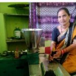 उषा दीदी की सफलता की गूंज: स्व-सहायता समूह से जुड़कर बनीं आत्मनिर्भर, सालाना लाखों की कमाई कर बनीं मिसाल