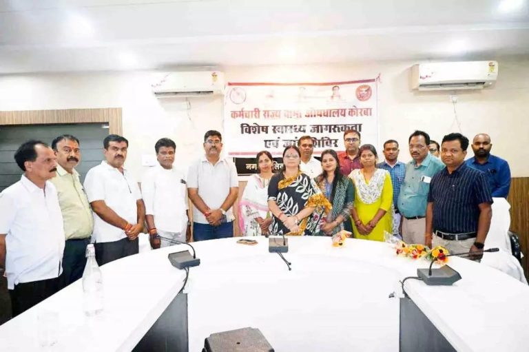 साकेत भवन में लगा विशेष स्वास्थ्य शिविर, 500 से ज्यादा कर्मचारियों ने कराई जांच