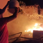 रिहायशी इलाके में आग, कबाड़ी दुकान पूरी तरह खाक