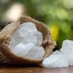 कई समस्याओं से राहत दिला सकता है फिटकरी, ये हैं इसके 5 खास उपयोग …