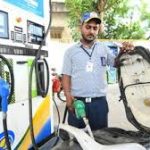 पड़ोसी मुल्कों में पेट्रोल की कीमतों ने मचाया हाहाकार, क्या भारत में भी बढ़े दाम? जानें आज का ताजा भाव