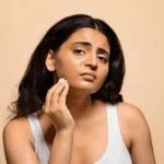 गर्मियों में स्किन प्रॉब्लम्स? जानें घमौरियों, सनबर्न और टैनिंग के लिए घरेलू नुस्खे