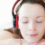 म्यूज़िक थेरेपी: क्या आप जानते हैं 24 मिनट का संगीत आपकी मानसिक सेहत बदल सकता है?