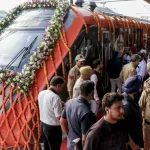 श्रीनगर-जम्मू के बीच वंदे भारत का आगाज: रेल मंत्री वैष्णव आज दिखाएंगे हरी झंडी, 2 मई से शुरू होगी रेगुलर सर्विस