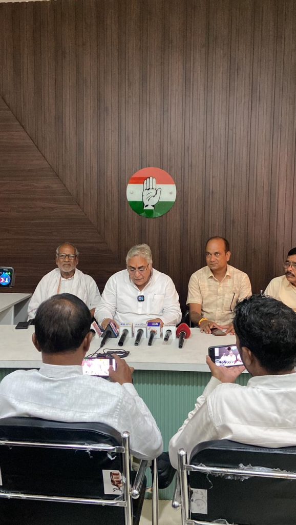 जनता परेशान, सरकार दे रही सिर्फ सलाह : अरुण वोरा ने केंद्र को घेरा