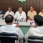 जनता परेशान, सरकार दे रही सिर्फ सलाह : अरुण वोरा ने केंद्र को घेरा