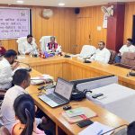 कलेक्टर और अधिकारियों को सख्त हिदायत: समय पर पूरे हों DMF के निर्माण कार्य, क्वालिटी से न हो समझौता – मंत्री बघेल