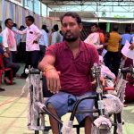 सुशासन तिहार : घुटनों के बल चलने की मजबूरी थमी, ट्राइसाइकिल से मिली जीवन लाल के सपनों को नई रफ़्तार