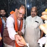 मुख्यमंत्री साय पहुंचे हाटकेश्वर महादेव मंदिर; प्रदेशवासियों के लिए पूजा-अर्चना कर की सुख समृद्धि की कामना