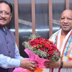 सीएम साय ने उत्तर प्रदेश के सीएम योगी आदित्यनाथ का किया आत्मीय स्वागत