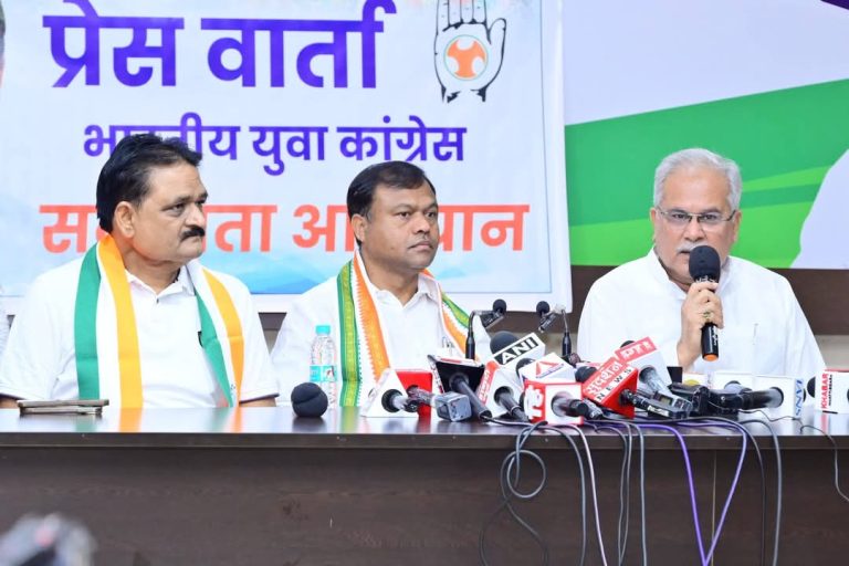 कांग्रेस प्रदेश अध्यक्ष की कुर्सी पर सियासत, भूपेश बघेल ने कहा- हाईकमान तय करता है किसे क्या बनाना है