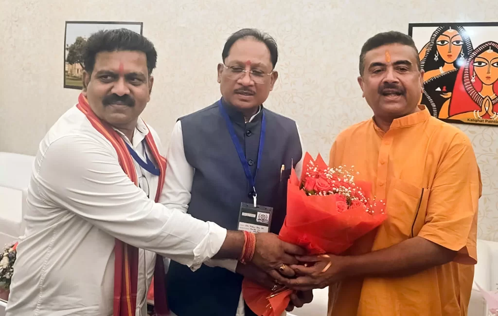 मुख्यमंत्री विष्णुदेव साय ने बंगाल के मुख्यमंत्री सुवेंदु से की मुलाकात