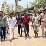गोबरानवापारा में अवैध रूप से शराब बिक्री करते 05 आरोपी गिरफ्तार