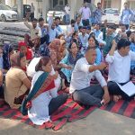 मजदूर दिवस पर भड़का गुस्सा: 3 महीने से वेतन अटका, एचकेआरएन कर्मचारियों का स्वास्थ्य विभाग में हंगामा
