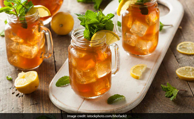 भीषण गर्मी में मिलेगी राहत: घर पर बनाएँ ये 2 रिफ्रेशिंग आइस्ड टी