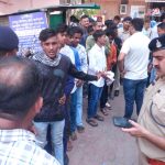 रायपुर कोर्ट परिसर में पुलिस का सख्त एक्शन: चाकू लेकर घूम रहे 2 युवक गिरफ्तार, 8 संदिग्धों पर भी गिरी गाज