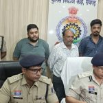 IPL सट्टे का ‘ब्लैक मनी नेटवर्क’ बेनकाब: रायगढ़ पुलिस की बड़ी रेड, करोड़ों कैश के साथ 3 गिरफ्तार