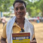 अब मजदूरी के लिए नहीं करना पड़ेगा पलायन: गांव में ही मिलेगा रोजगार, ओम प्रकाश पैकरा को मिला जॉब कार्ड